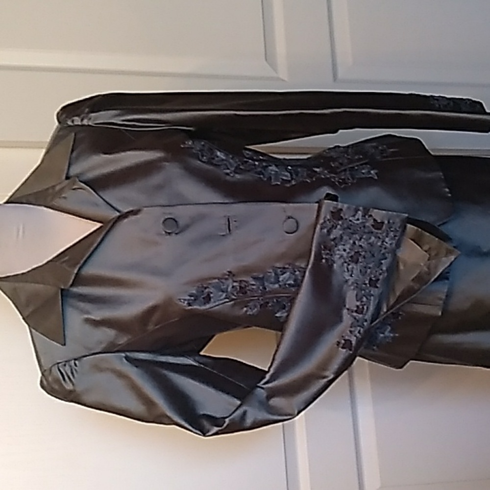 Dana Buchman Suit 100% Silk Suit Set Embroidered Embellished Size 2 WOMENS 2